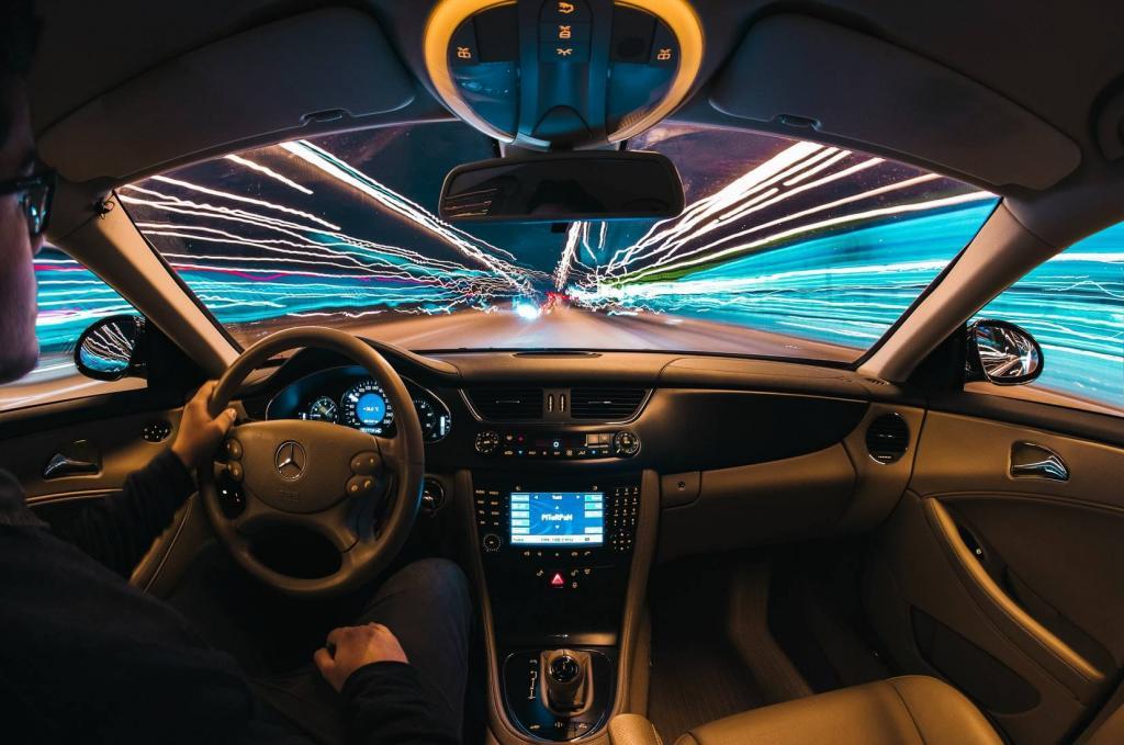 How Eye Tracking Can Improve Cockpit Simulators: Accelerating Results for Driver & Flight Training 5 Eye-Tracking-Driver-License-Training