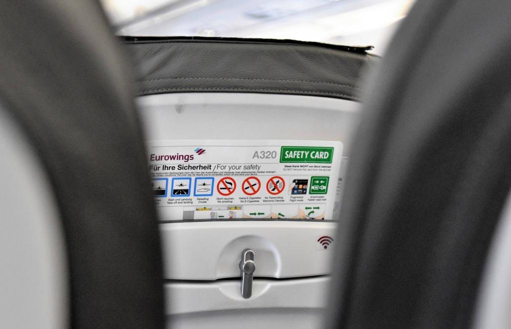 How Eye Tracking Can Improve Cockpit Simulators: Accelerating Results for Driver & Flight Training 4 Eye-Tracking-Flight-Simulator